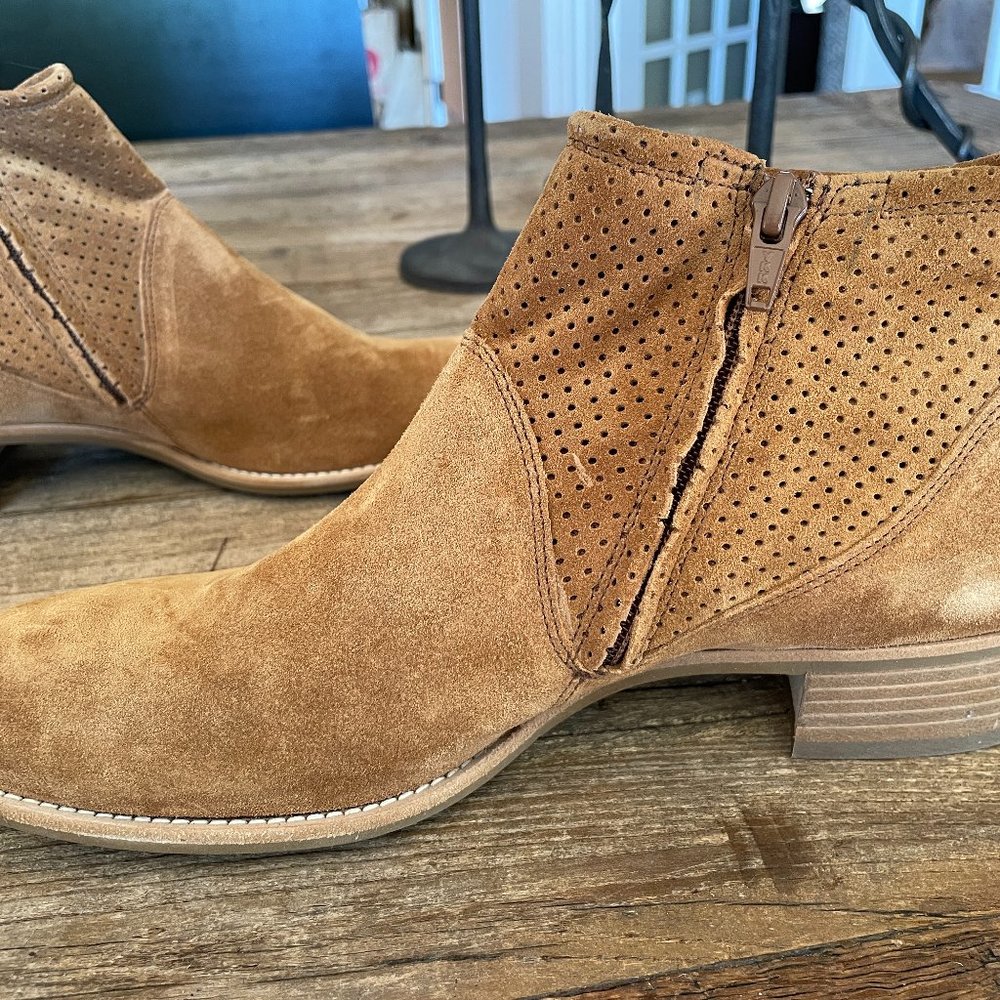 Paul Green suede ankle boots - size 9.